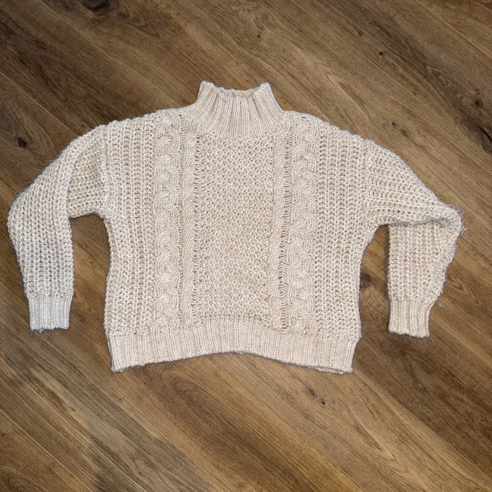 Universal Thread Cream Chunky Knit Sweater Size XS